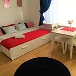 Coco Premium Saska Kepa Διαμέρισμα *