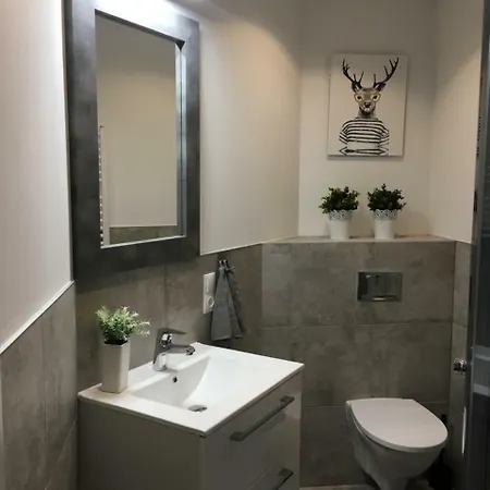 Coco Premium Saska Kepa 公寓 *